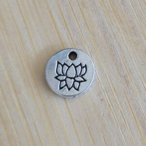 bedel lotus rond antiek zilver 8 mm
