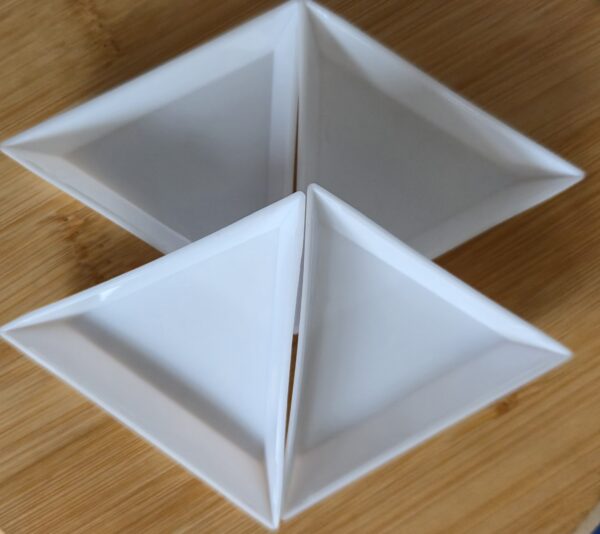 kunststof kralenbakje driehoek wit 7 cm x 1 cm 4 stuks stapelbaar