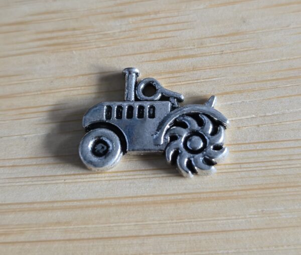 bedel tractor tibetaans zilver 15 mm x 19 mm