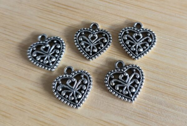 bedel hart filigraan antiek zilver 14 mm x 15 mm 5 stuks