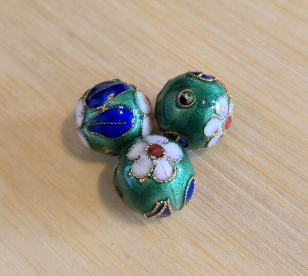 cloisonne groen 10 mm 3 stuks