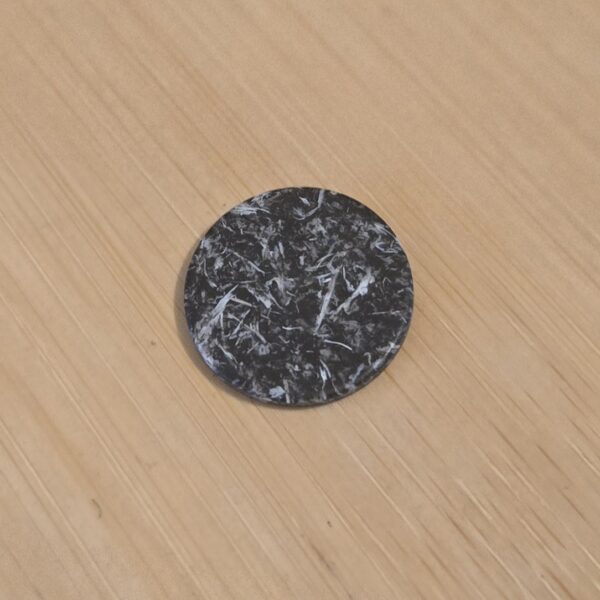 cabochon black/white stone look plat 20 mm (1)
