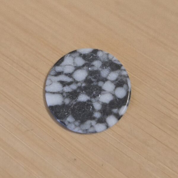 cabochon black/white stone look plat 20 mm (2)