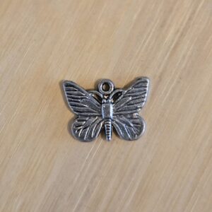bedel oud zilver vlinder 23 mm x 16 mm