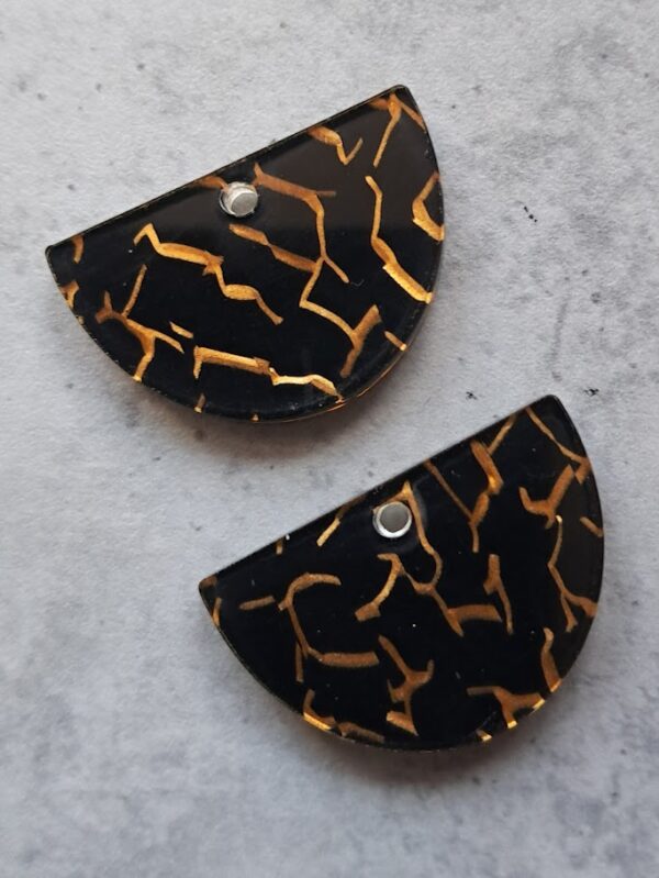 resin hanger half rond 30 mm x 18 mm 2 stuks