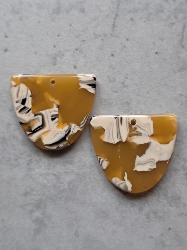 resin hanger 18 mm x 20 mm 2 stuks