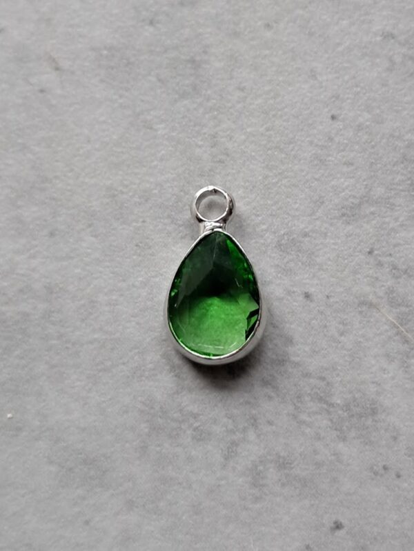 hanger zilver druppel met facetsteen groen 12 mm x 6 mm