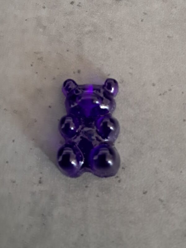 resin hanger gummi bear 15 x 9 mm paars