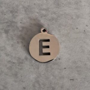 bedel zilver rond initial coin E 10 mm