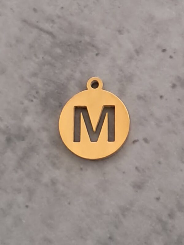 bedel goud rond initial coin M 10 mm