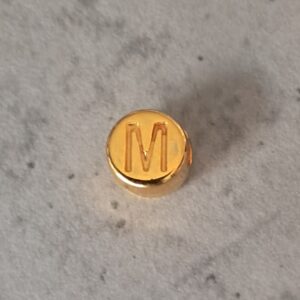 kraal DQ goud 7 mm letter M