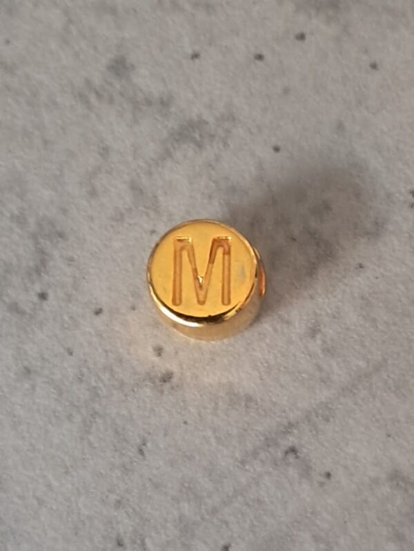 kraal DQ goud 7 mm letter M