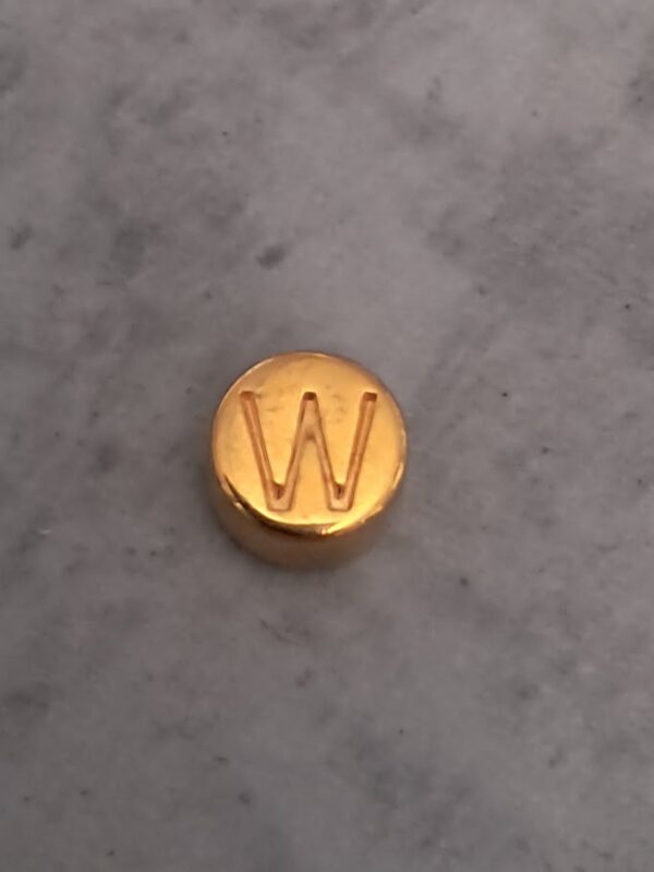 kraal DQ goud 7 mm letter W
