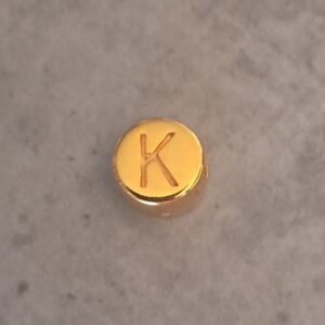 kraal DQ goud 7 mm letter K