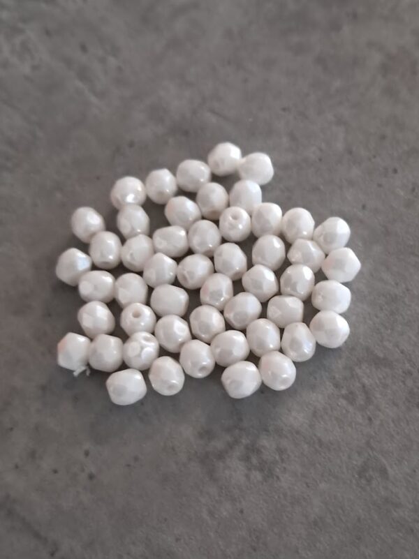 kraal facet fire polished chalk white 4 mm 50 stuks