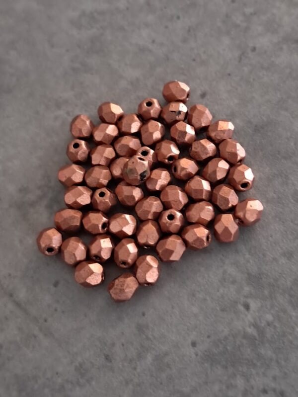 kraal facet tjechisch mat copper 4 mm 50 stuks