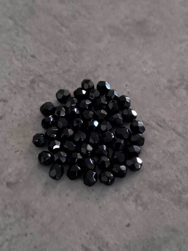 kraal facet firepolished jet 4 mm 50 stuks