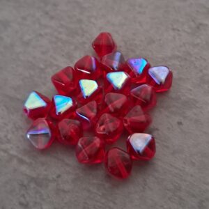 kraal glas piramide rood 5 mm 20 stuks