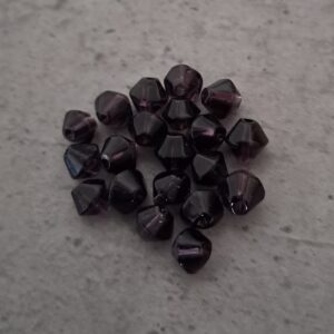 kraal glas piramide paars 5 mm 20 stuks