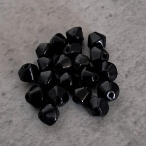 kraal glas piramide zwart 5 mm 20 stuks