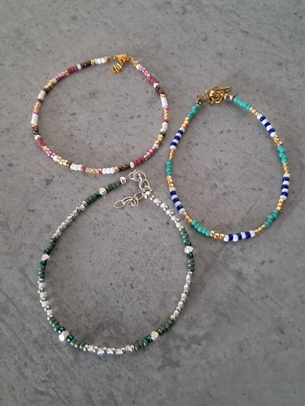 Workshop armbandje en enkelbandje maken woensdag 16 juni 2025 13.00 uur.