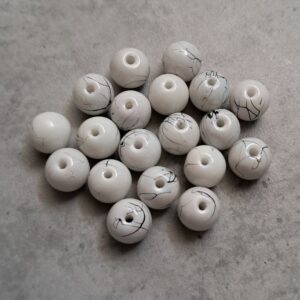 kraal glasline licht grijs met streepjes 8 mm 50 stuks