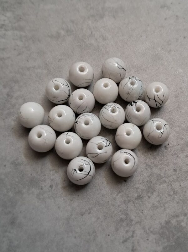 kraal glasline licht grijs met streepjes 8 mm 50 stuks