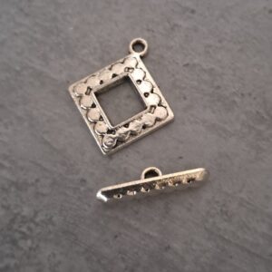 kapitelsluiting tibetaans zilver vierkant 18 mm x 20 mm