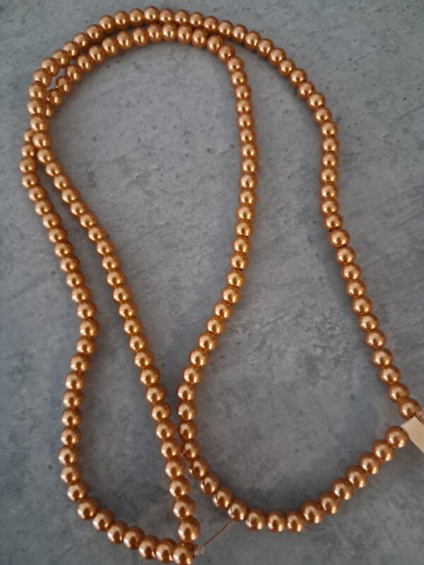 glasparel goud 6 mm streng ongeveer 155 stuks