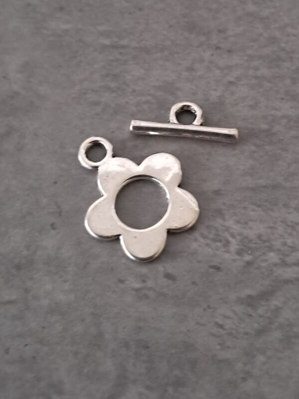 kapittel sluiting zilver bloem 16 mm x 20 mm