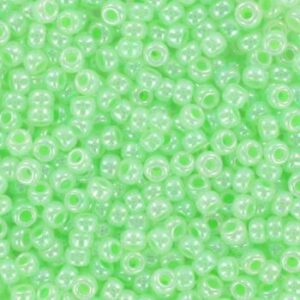 520 miyuki rocailles 8/0 ceylon mint green