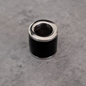 leerschuiver zilver met zwart 10 mm x 10 mm