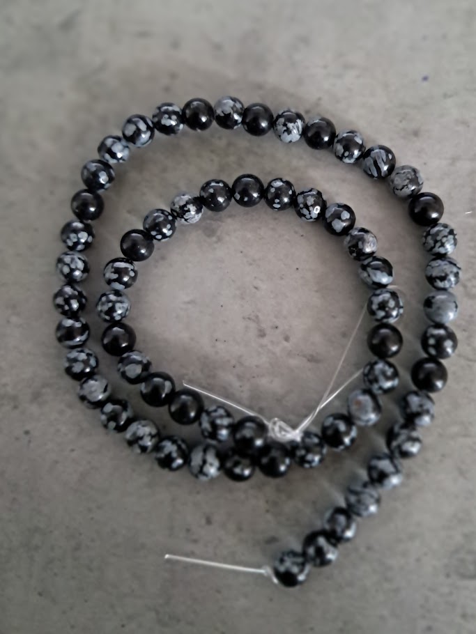 kraal snowflake obsidiaan 4 mm streng 97 stuks