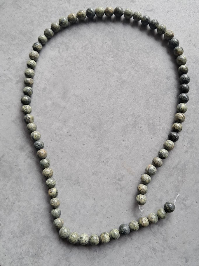 kraal zoisiet 6 mm streng 66 stuks