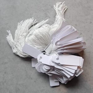 prijskaartjes aan koordje wit 29 mm x 11 mm bundel 100 stuks