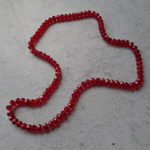 glaskraal facet geslepen rondel donkerrood 6 mm streng 97 stuks