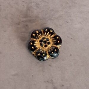 Czech glaskraal boho flower transparent red gold 14 mm