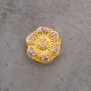 Czech glaskraal boho flower transparent yellow AB coating 14 mm