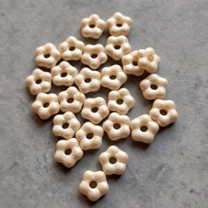 Czech glas spacer bloem sand beige 5 mm 25 stuks