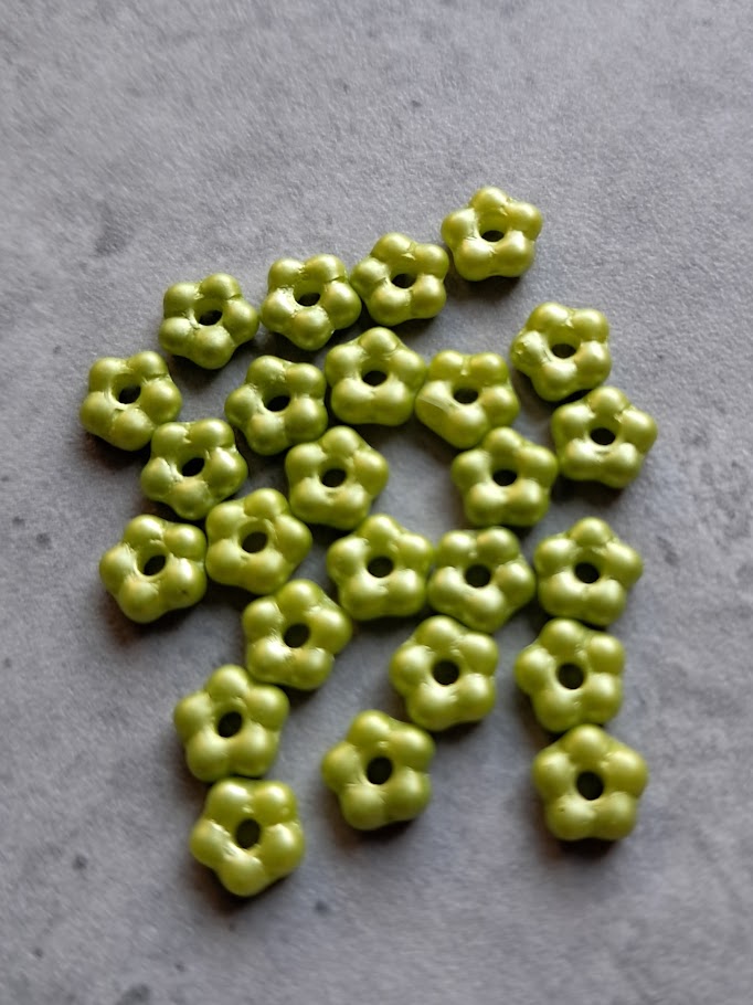 Czech glas spacer bloem light olive green 5 mm 25 stuks