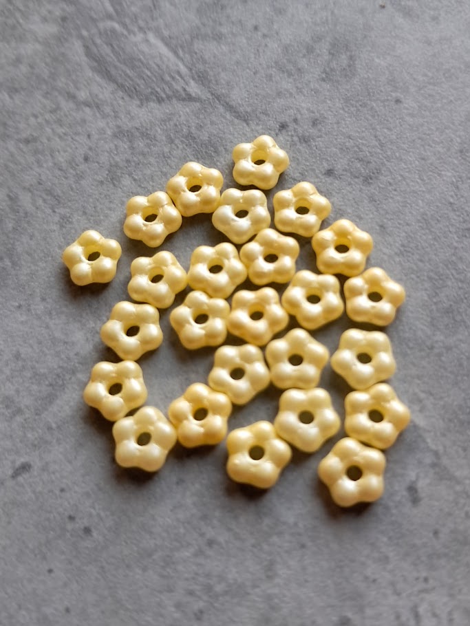 Czech glas spacer bloem lemon yellow 5 mm 25 stuks