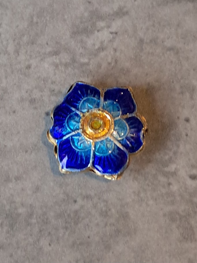 kraal cloisonne bloem plat turquoise 15 x 17 x 6 mm