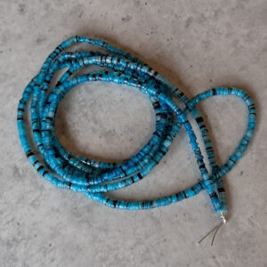 schelp schijfjes hammer blauw gekleurd streng 1.10 meter