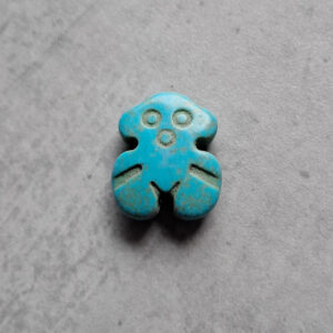 kraal syntetisch howliet beertje turquoise 18 mm x 15 mm