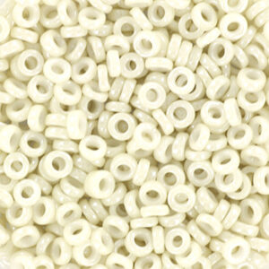 600 miyuki spacer 3 x 1.3 mm opaque luster limestonne 5 gram