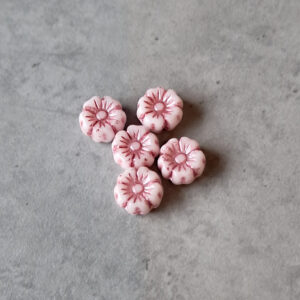 Czech glaskraal bloem magenta pink metallic white 7 mm 5 stuks