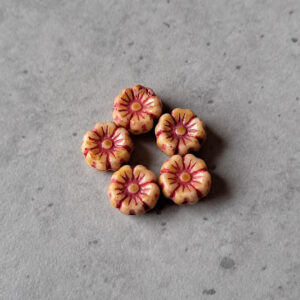 Czech glaskraal bloem red-almond brown 7 mm 5 stuks